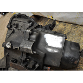 КПП механічна  5-ти ступенева коробка передач JB3 973 б/в